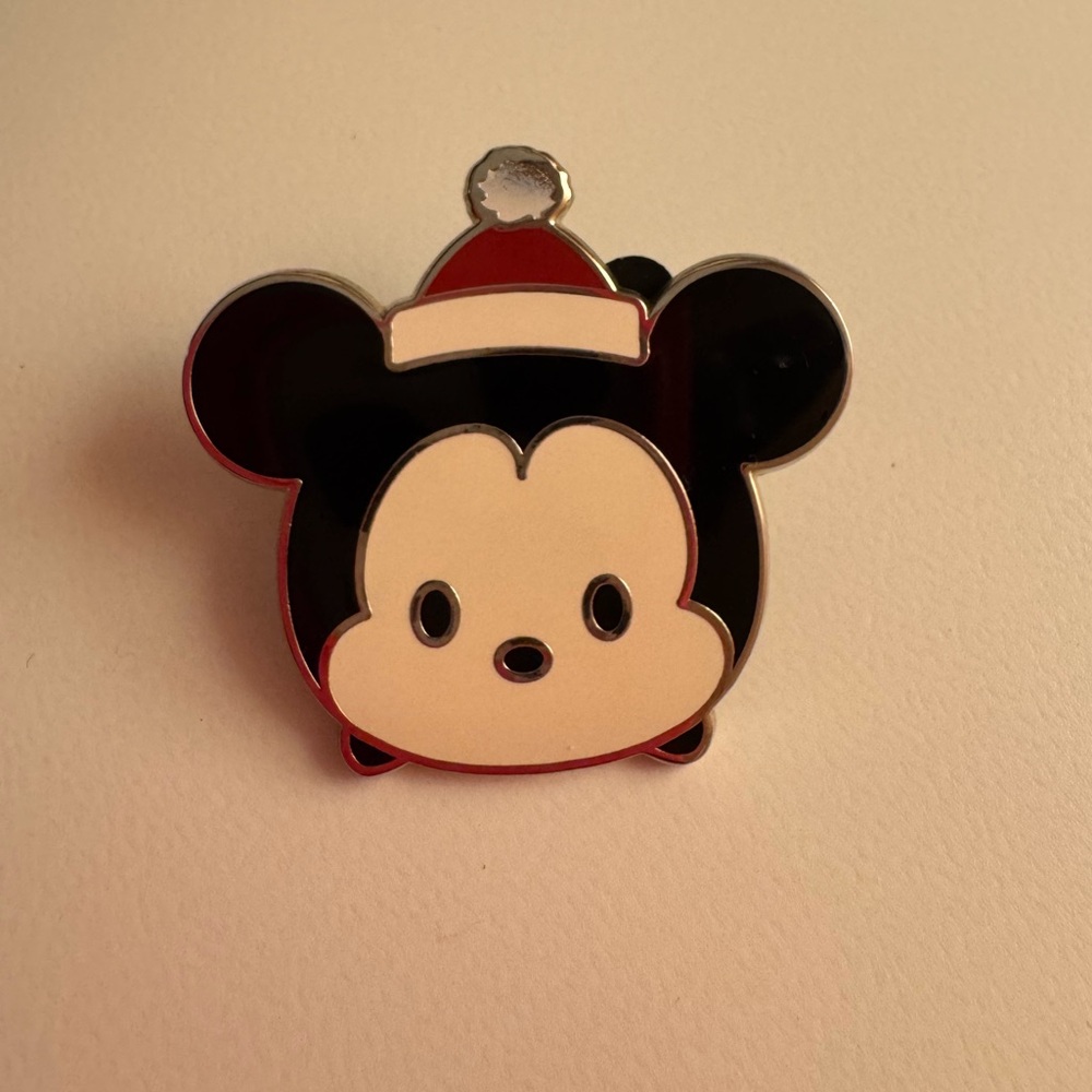 Disney Pins - Mickey Mouse Holiday Santa Tsum Tsum Kawaii Pin 2016